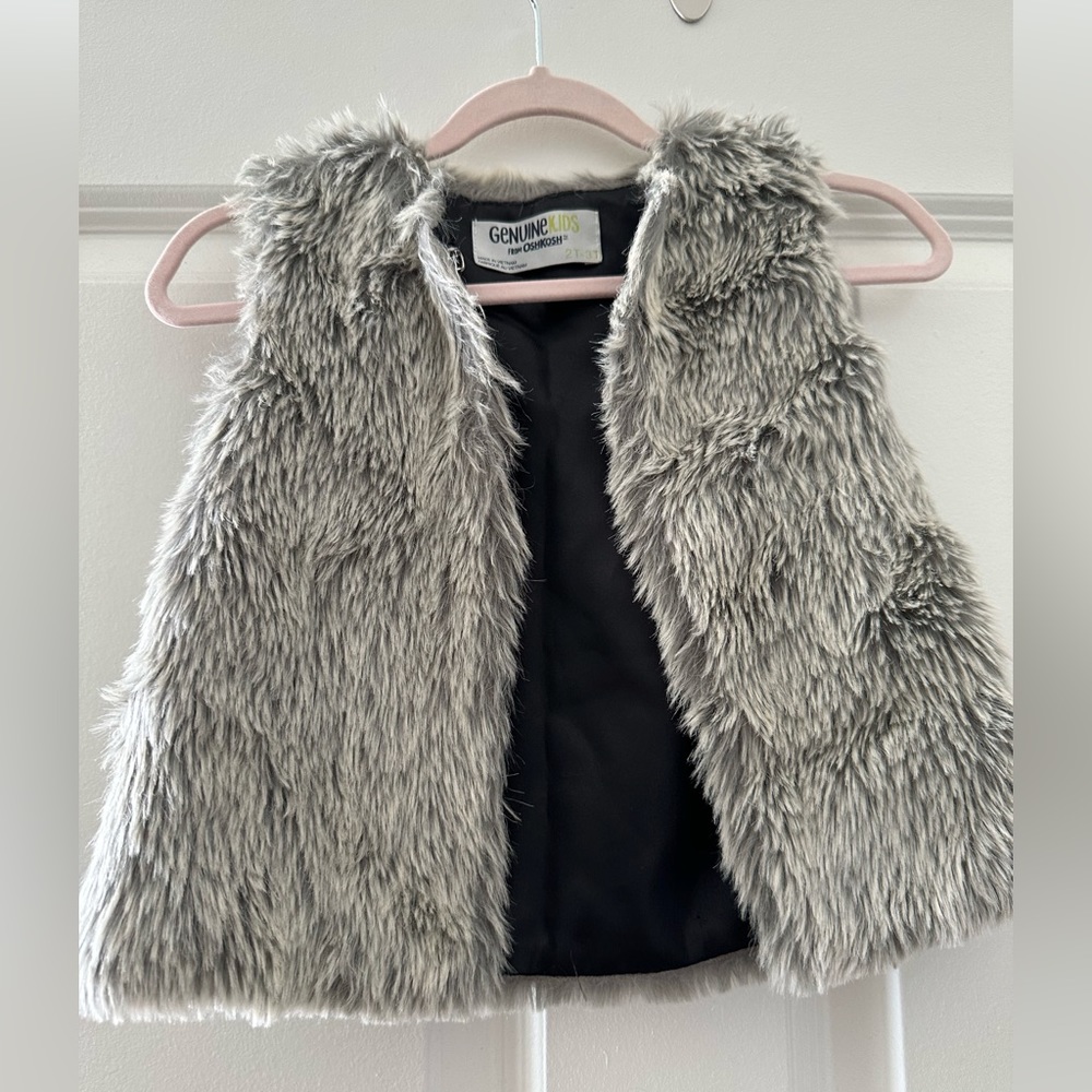 Genuine kids Oshkosh faux fur vest